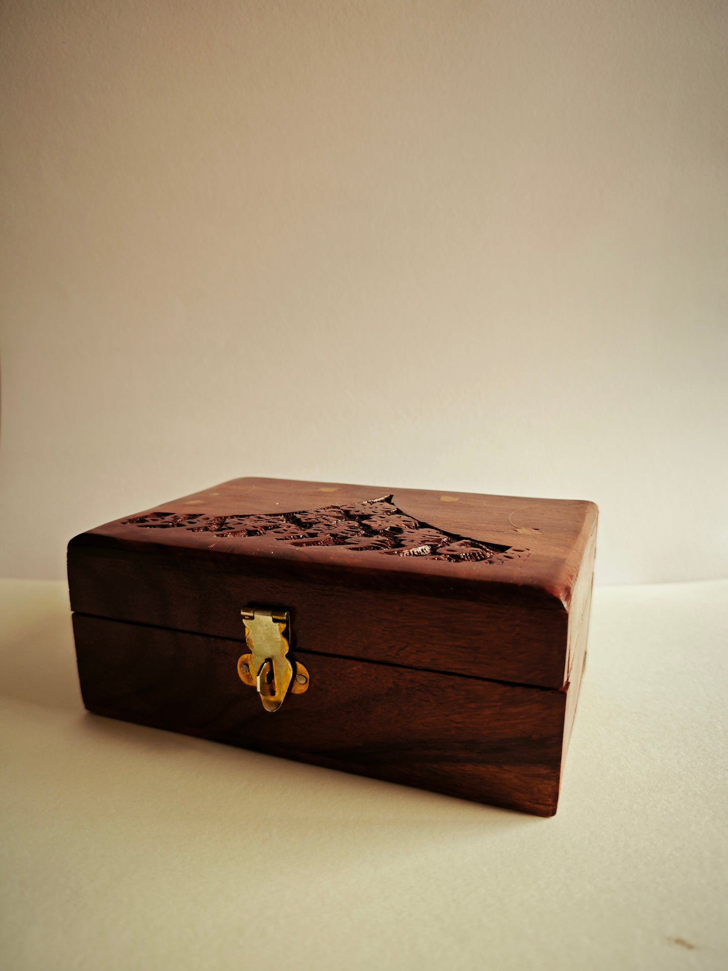 Queen Victoria Attar Daan – Luxury Gift Set (Choose Any 2 Attars)